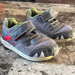 Jurassic World Toddler Boys Light-Up Athletic Sneakers, Size 9M